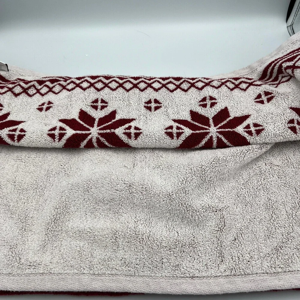 Threshold Bath Towel Unisex OS Red NWOT Fair Isle Snowflake Cotton 48x26